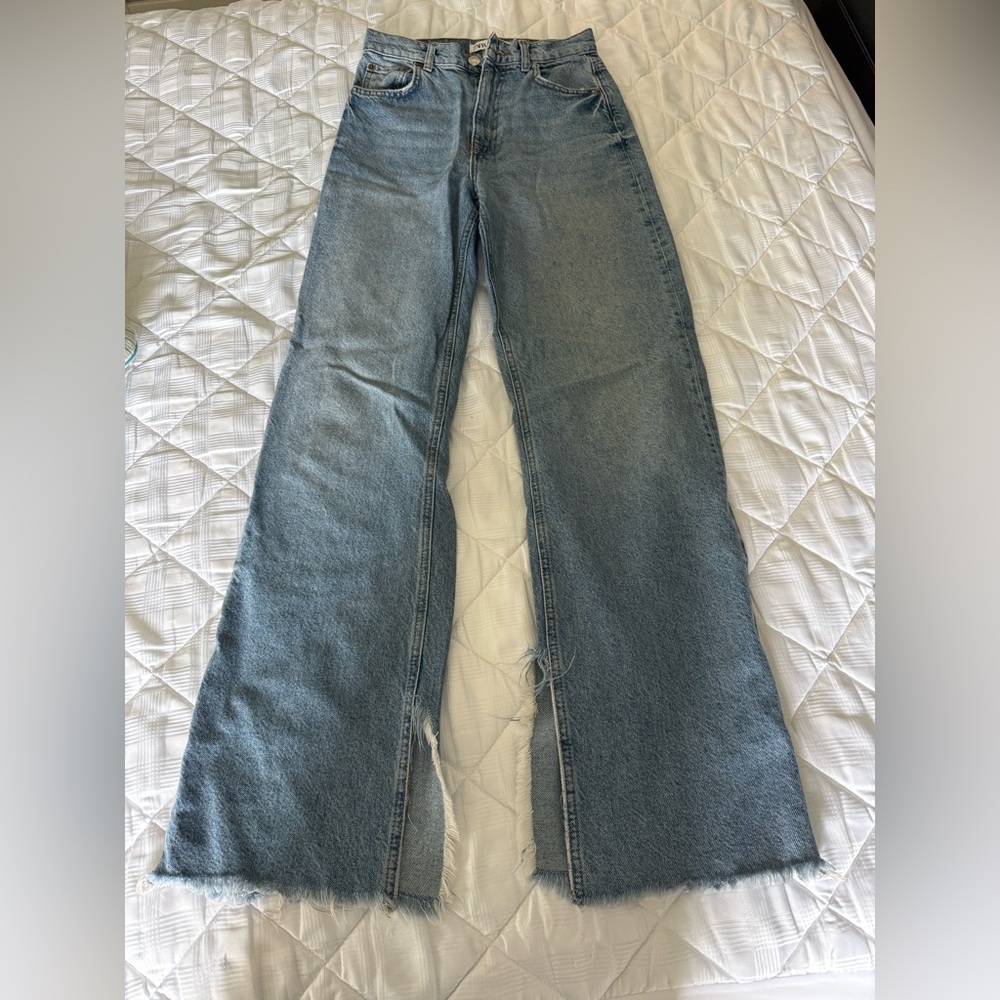 Zara 90’s full length light blue jeans with distressed and cut edges